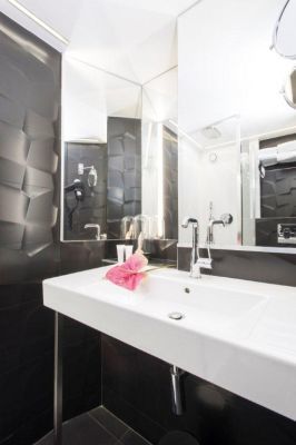 Superior bathroom