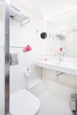 Superior bathroom